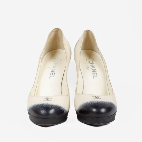 Chanel Beige Ombre CC Platform Pumps - Picture 2 of 9